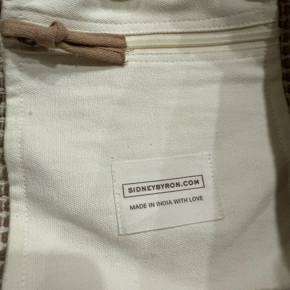 Braided Diamond Pattern Tote Bag in Taupe and Cream - Picture 6 of 8